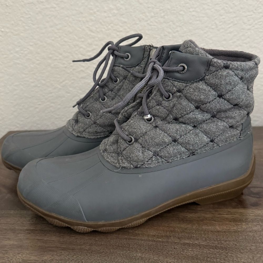 Sperry Gray Winter Duck Boots 9